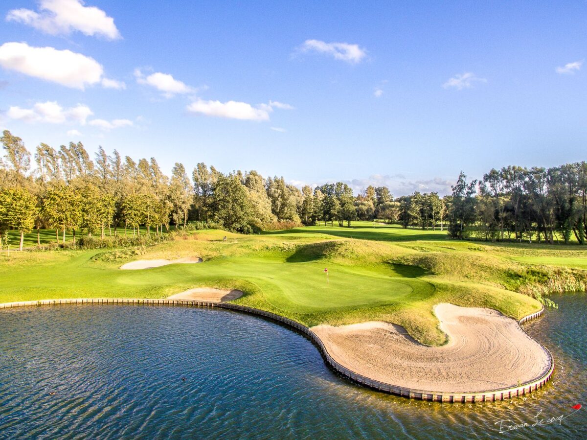 Damme Golf Club by helicopter