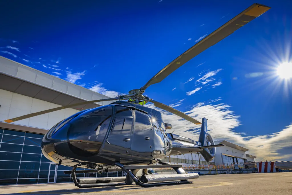 Spektakularny lot helikopterem jako oryginalna wycieczka firmowa